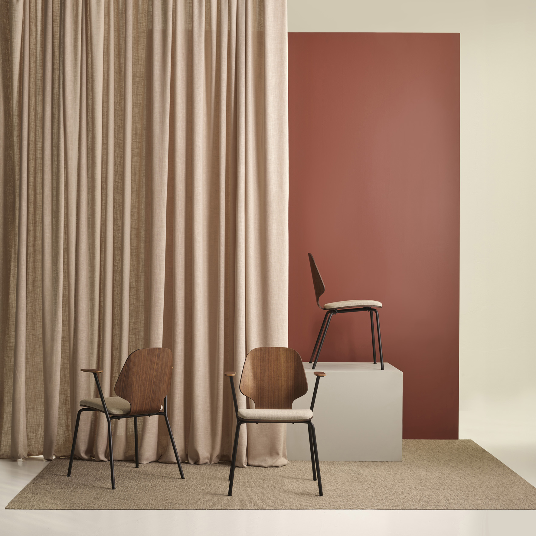 Råshult armchair Ash, black stand, fabric Cura Loop 66166