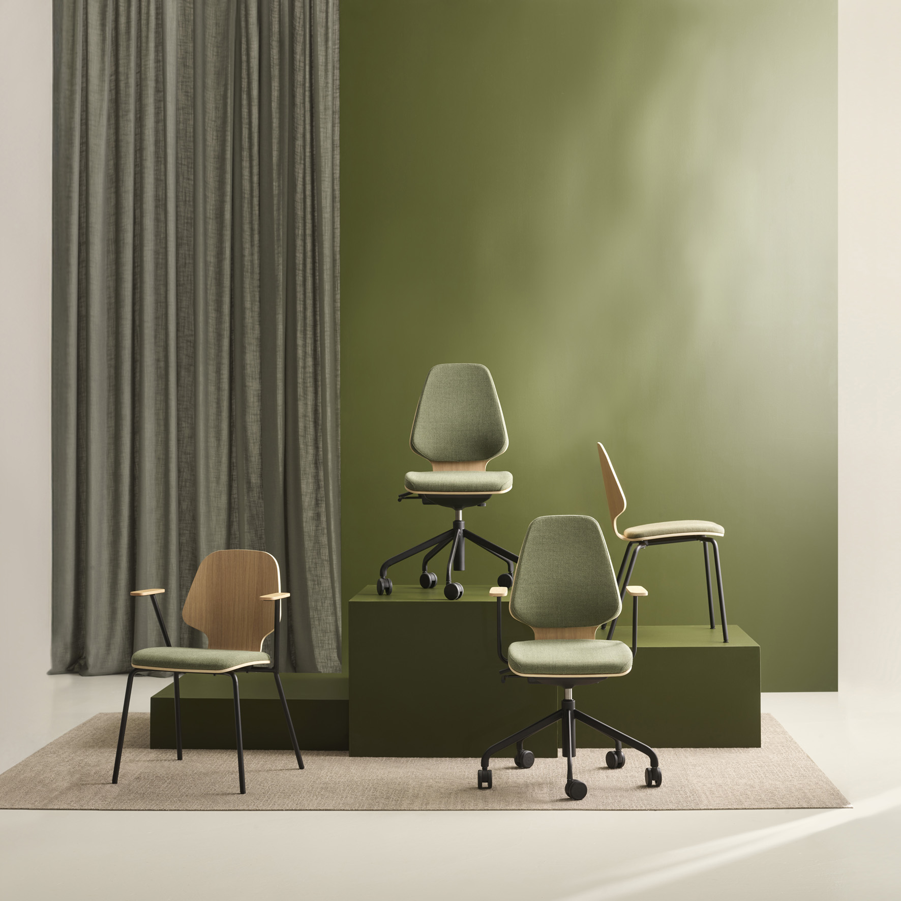 Råshult armchair Ash, black stand, fabric Cura Loop 66166